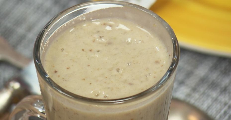 Смузи с авокадо с черносливом